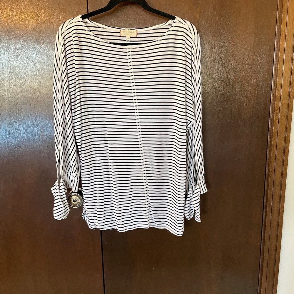 Women's Black and White Striped Top Size S